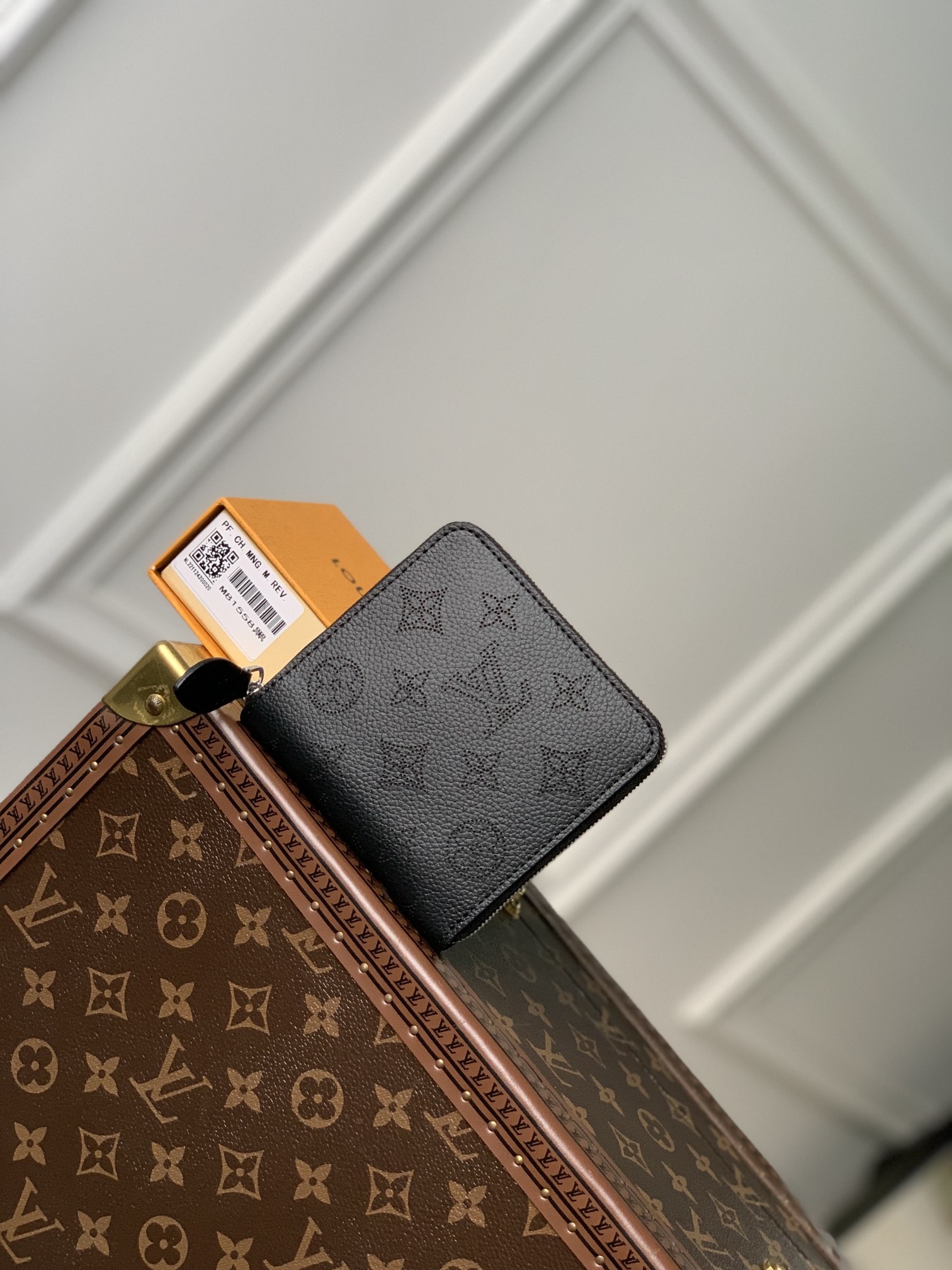 Louis Vuitton Wallet-M81